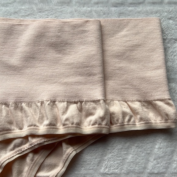 (2) Yummie Seamless Shaping High Waist Thong - Picture 3 of 11